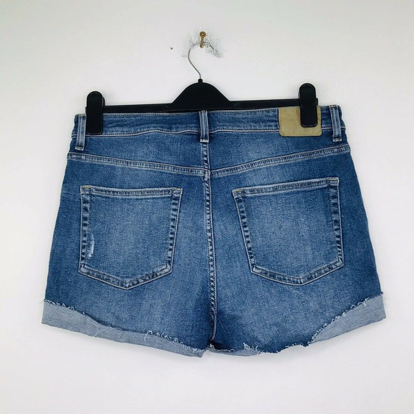 H&M Women's 12 Blue Jean Shorts Distressed Cuffed Stretch Medium Wash NWT S35 - Picture 4 of 4